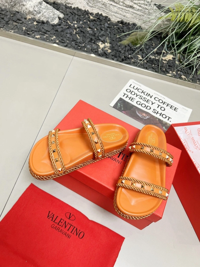 Resilient Vxlxntino Sandals 228854