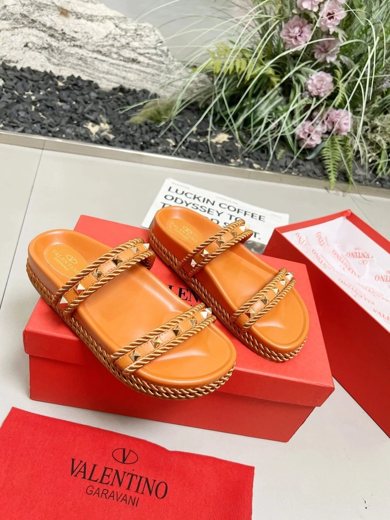 Resilient Vxlxntino Sandals 228854