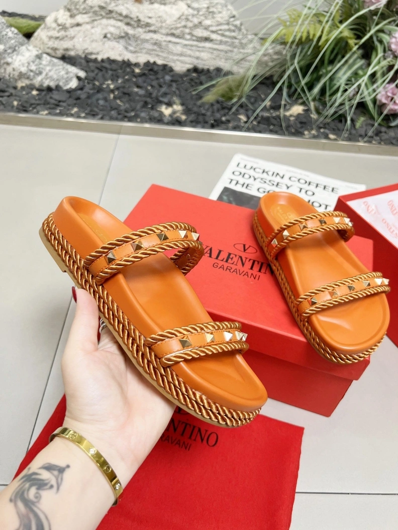 Resilient Vxlxntino Sandals 228854