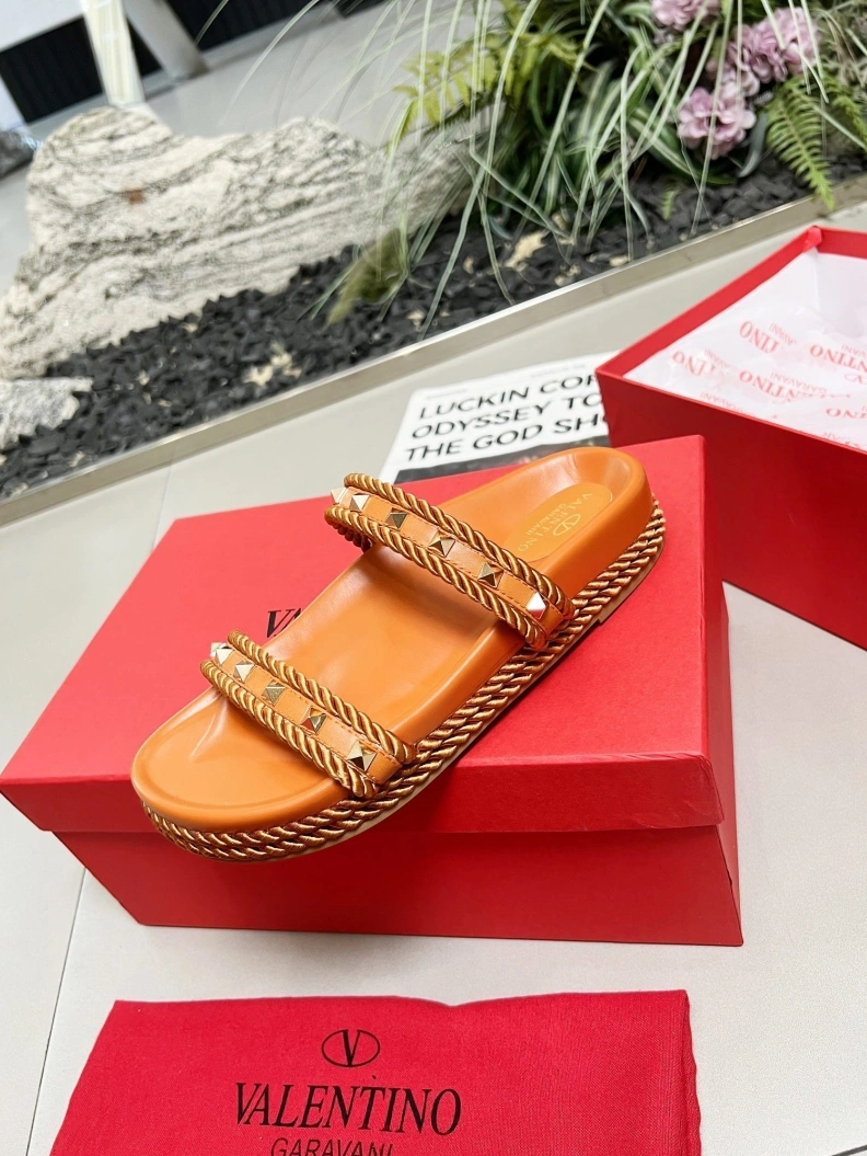 Resilient Vxlxntino Sandals 228854