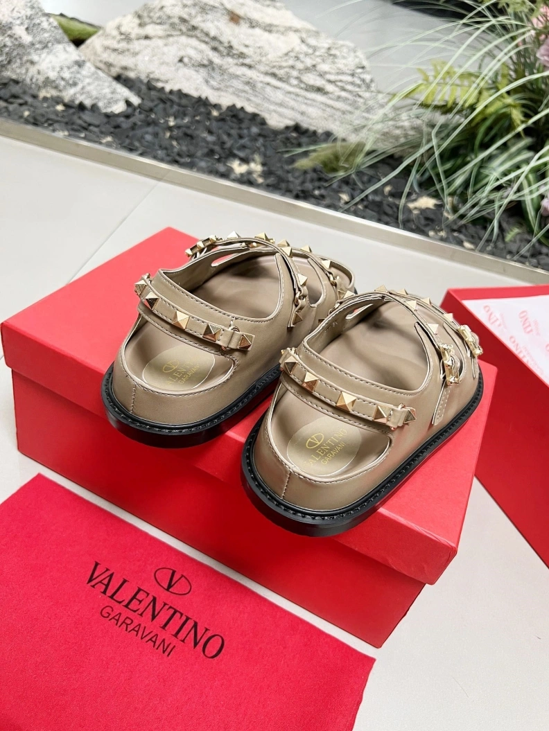 Comfortable Vxlxntino Sandals 228846
