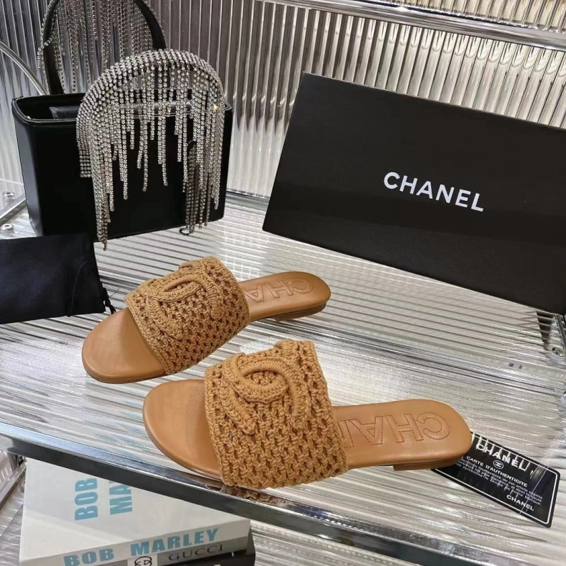 Timeless Chxnxl Slippers 118234