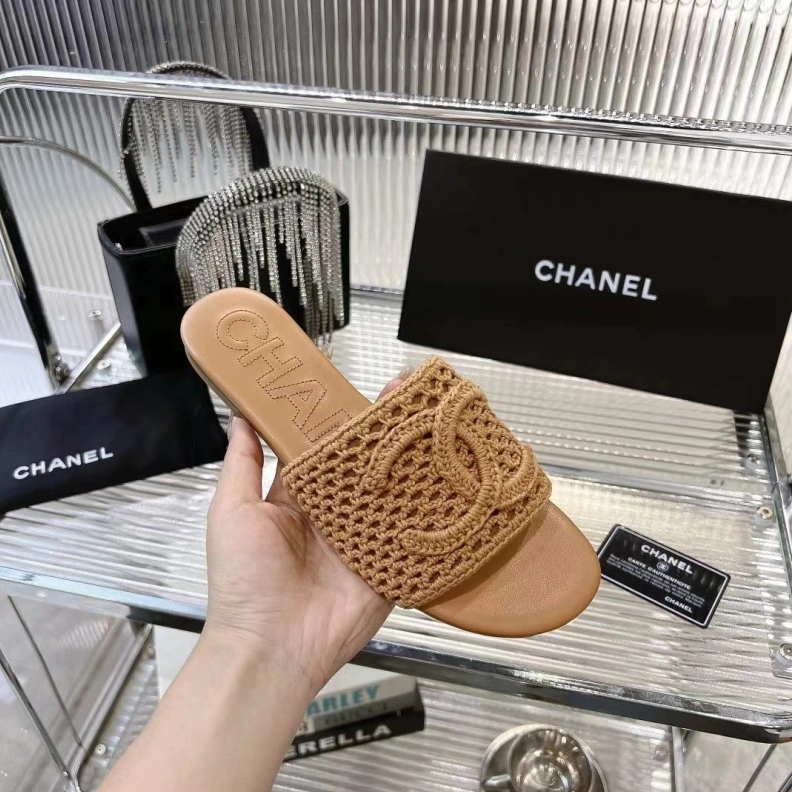 Timeless Chxnxl Slippers 118234