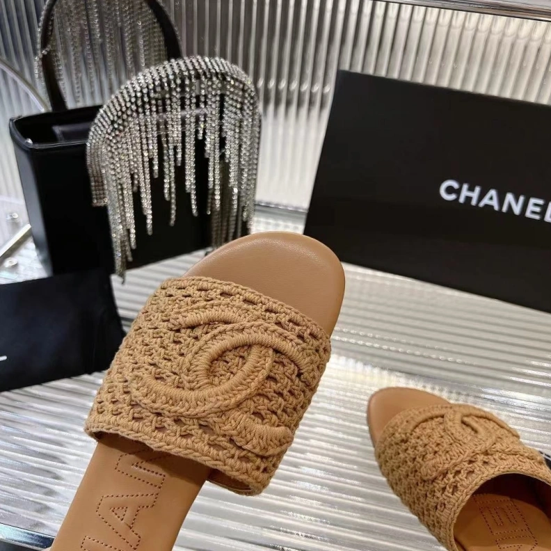Timeless Chxnxl Slippers 118234