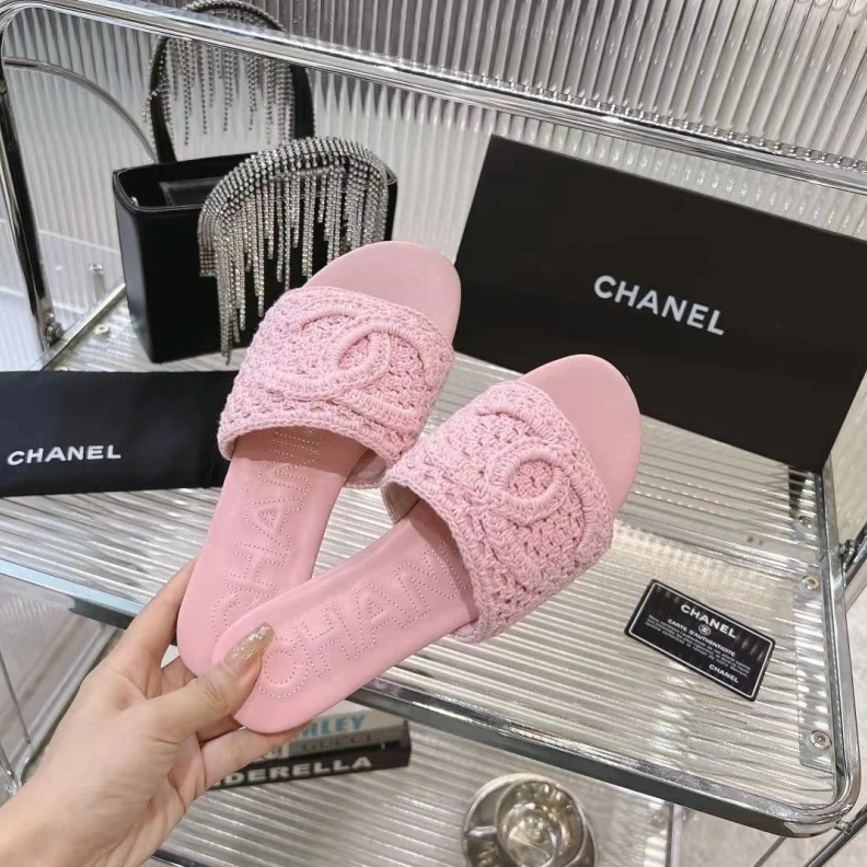 Bright Chxnxl Slippers 118224