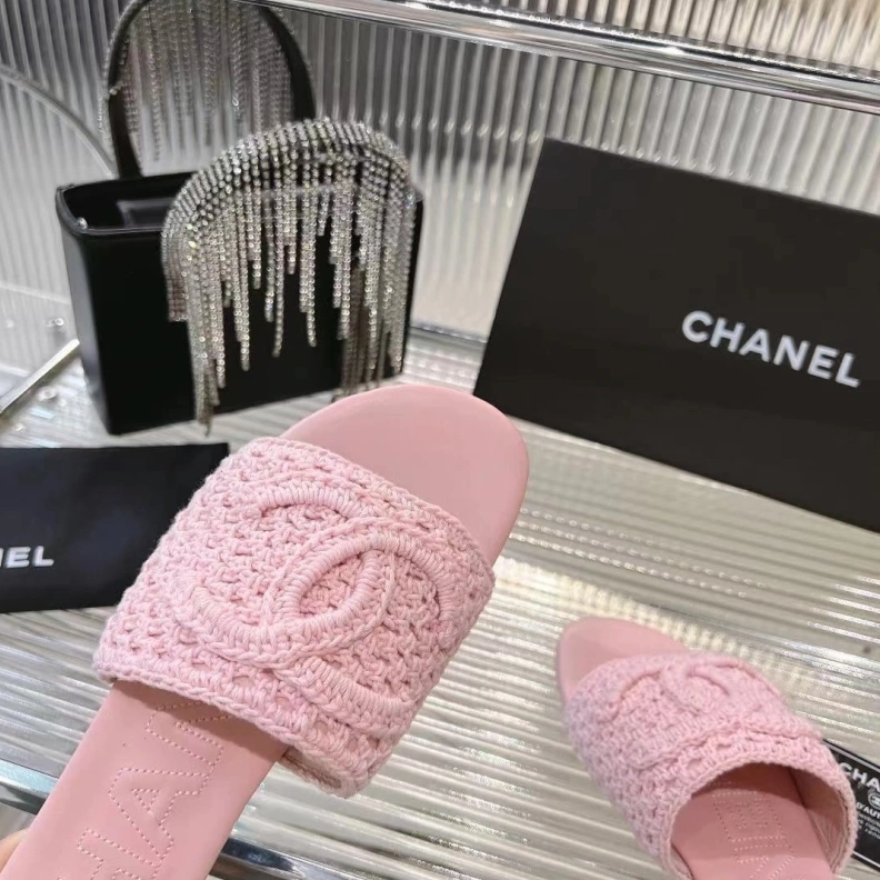 Bright Chxnxl Slippers 118224