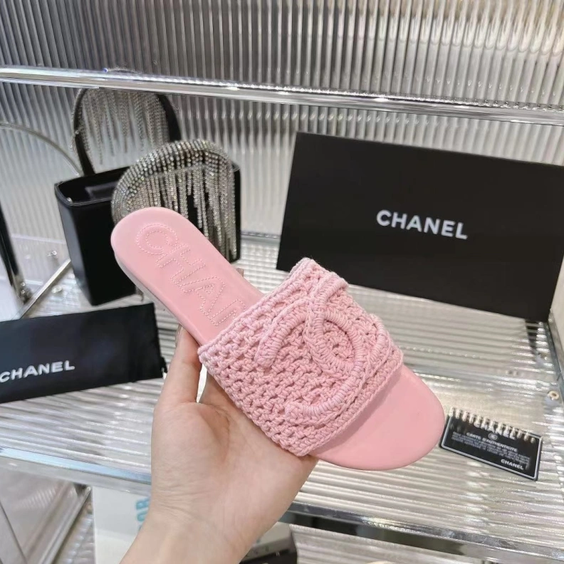 Bright Chxnxl Slippers 118224