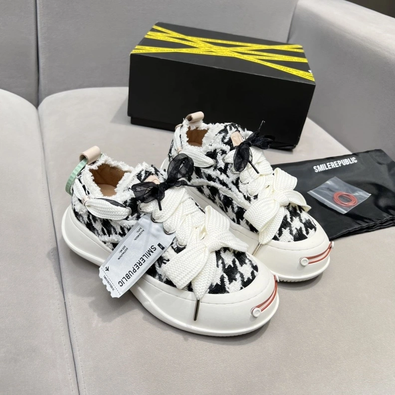 Comfortable Othxr Sneakers 210113