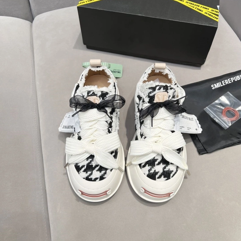 Comfortable Othxr Sneakers 210113