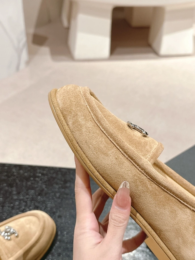 Fashionable Chxnxl Leather Shoes 118432