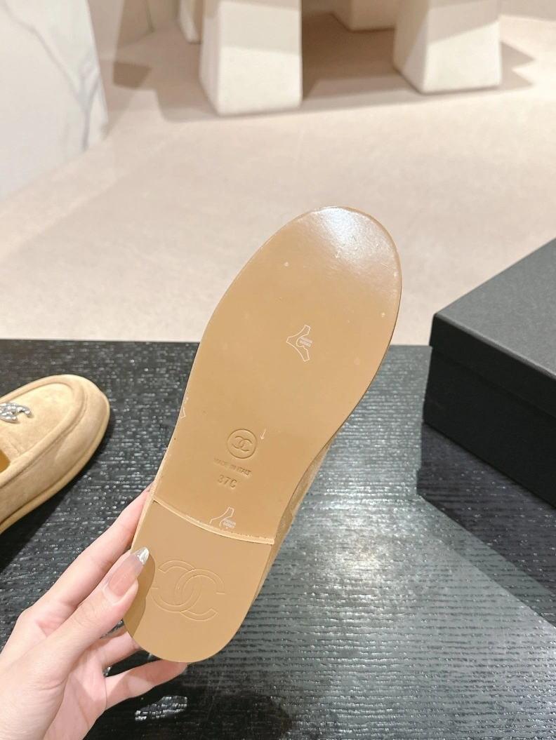 Fashionable Chxnxl Leather Shoes 118432