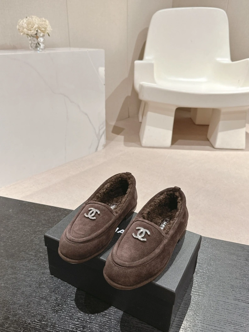Timeless Chxnxl Leather Shoes 118425
