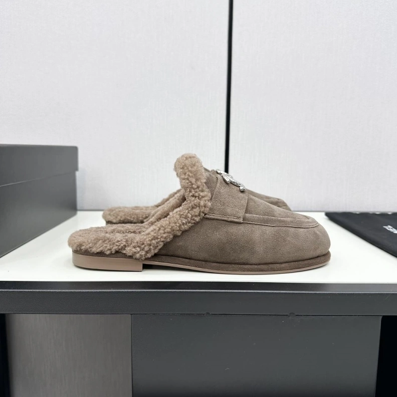 Chxnxl Slippers EyeCatching 118230