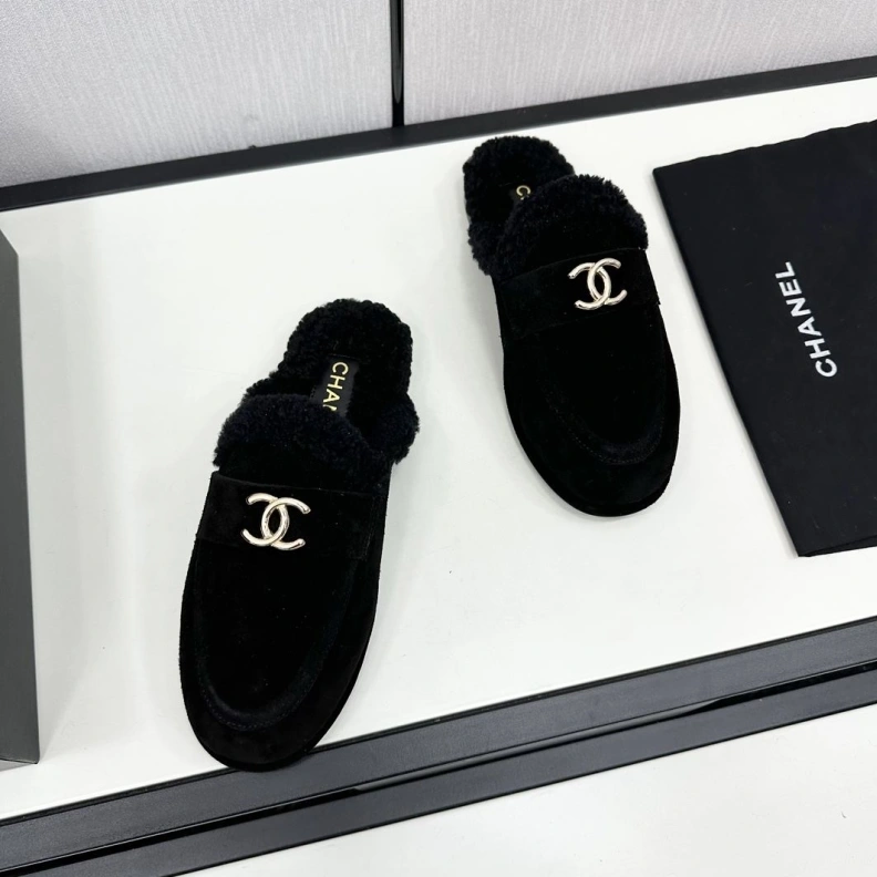 Stylish Chxnxl Slippers 118227