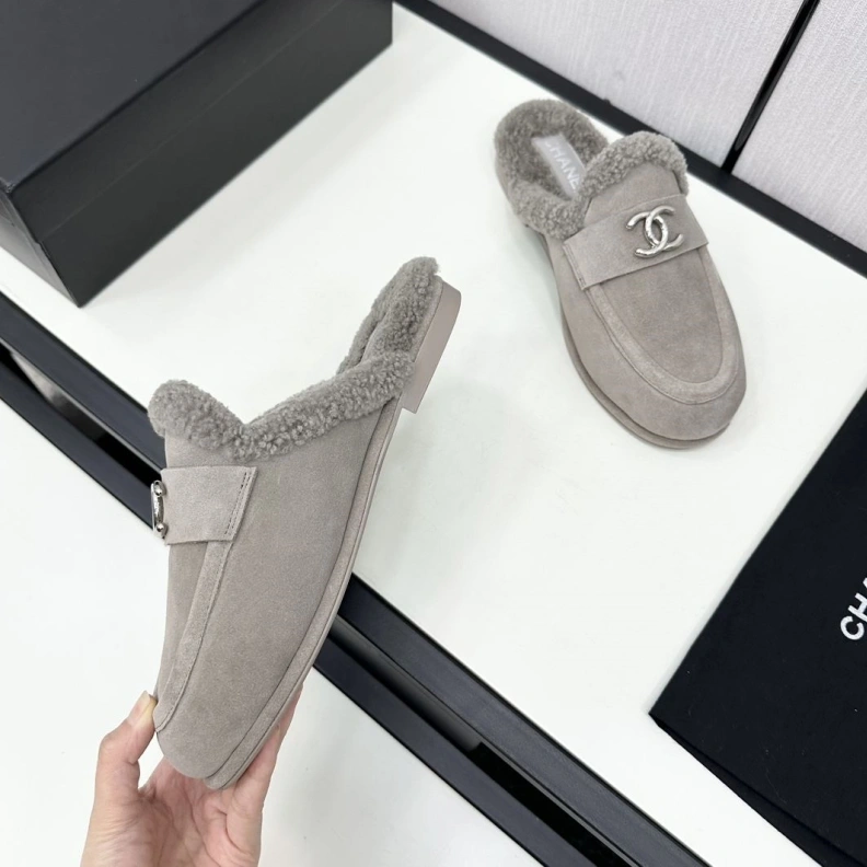 Cozy Chxnxl Slippers 118220