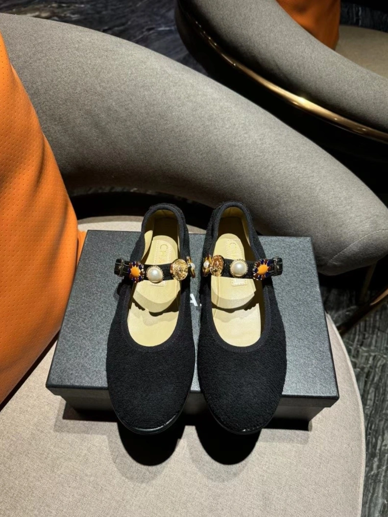 Trendsetting Chxnxl Flat Shoes 118513