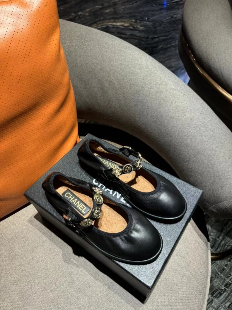 Efficient Chxnxl Flat Shoes 118510