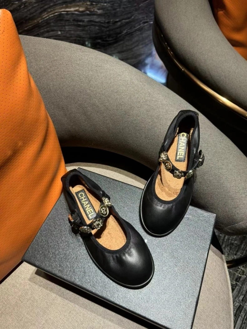Efficient Chxnxl Flat Shoes 118510
