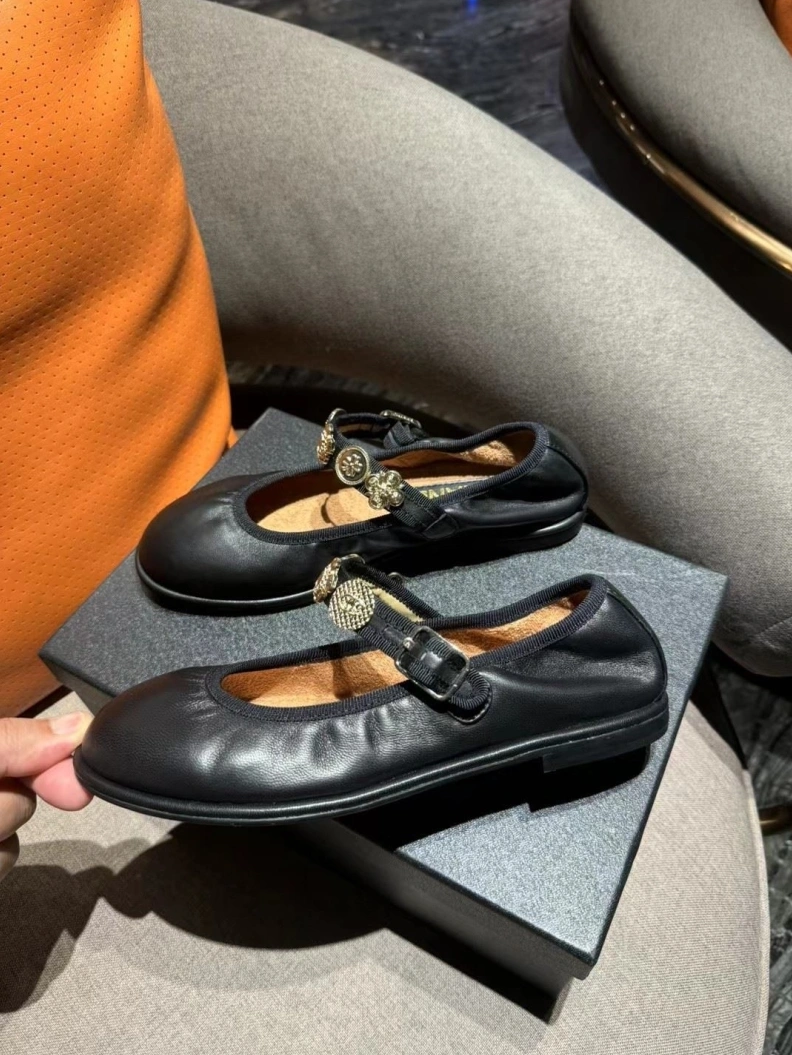 Efficient Chxnxl Flat Shoes 118510