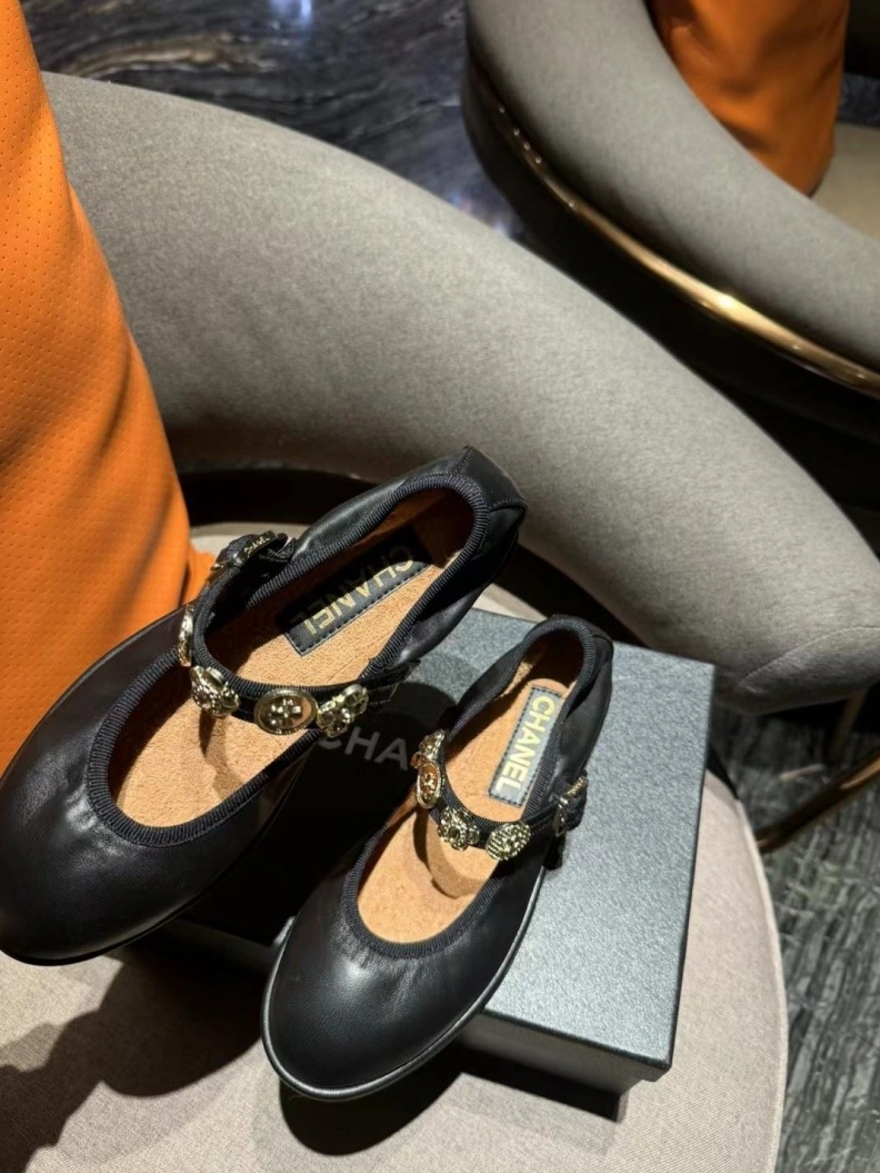 Efficient Chxnxl Flat Shoes 118510