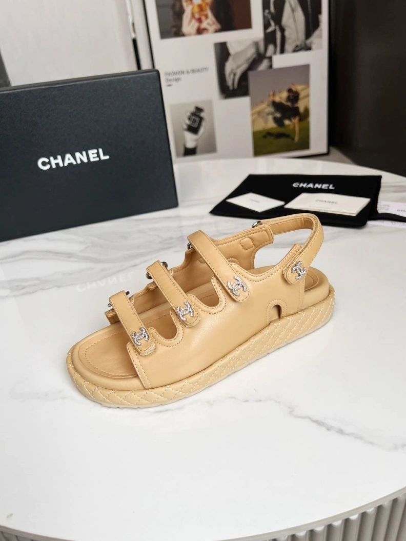 Fashionable Chxnxl Sandals 118408