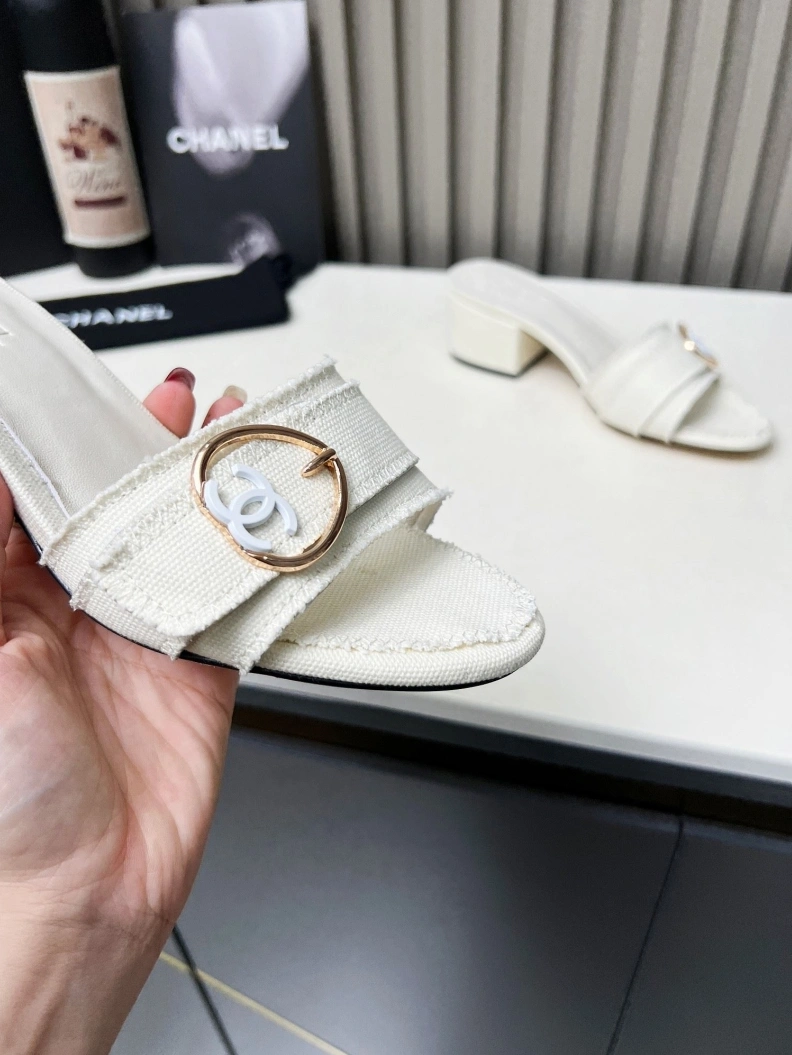 Cozy Chxnxl Sandals 118399