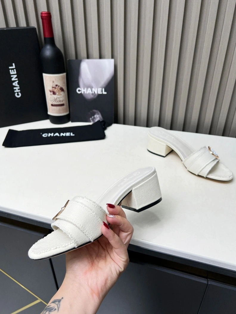 Cozy Chxnxl Sandals 118399