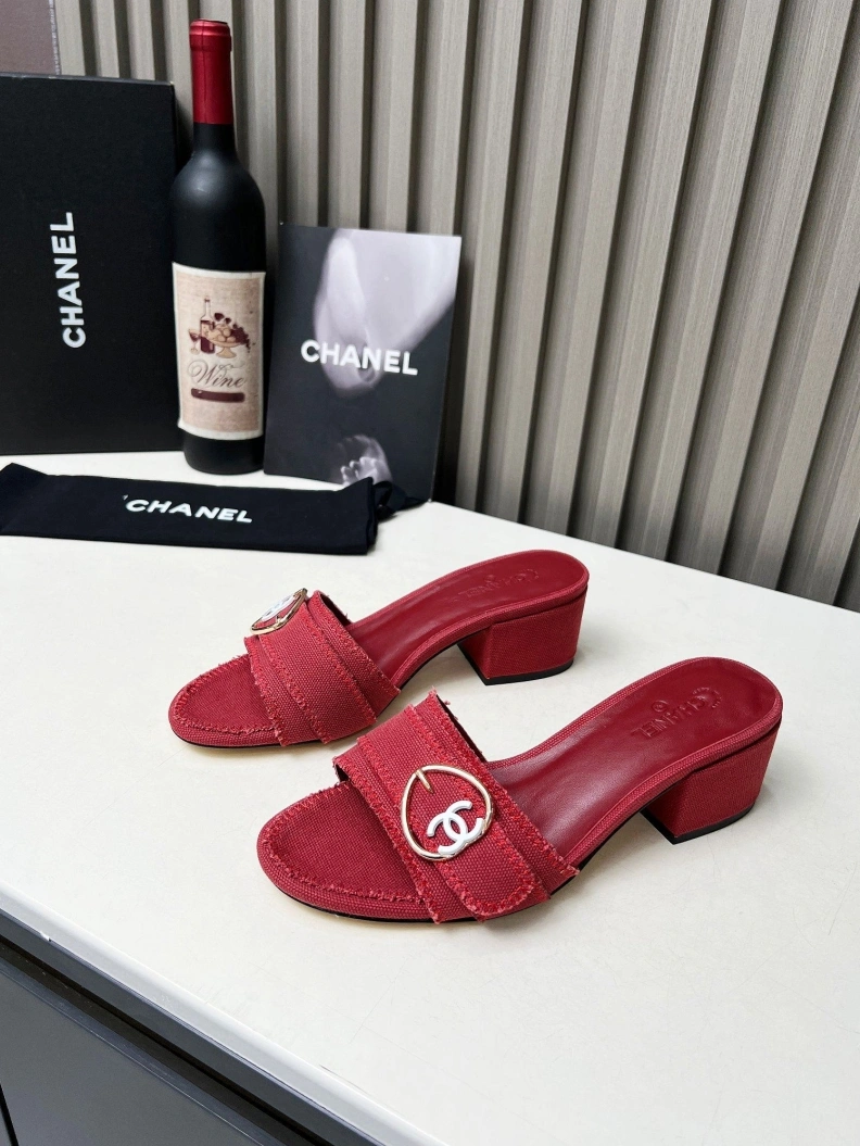 Fashionable Chxnxl Sandals 118400