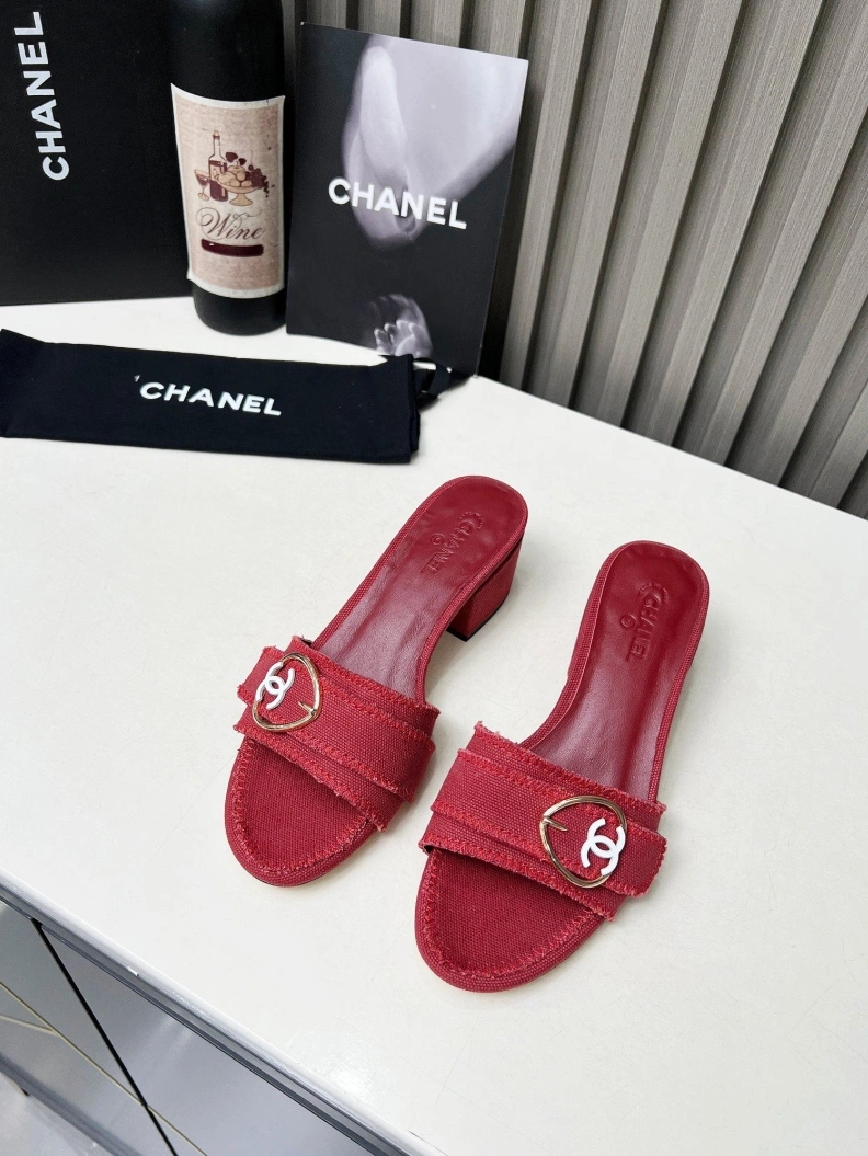 Fashionable Chxnxl Sandals 118400