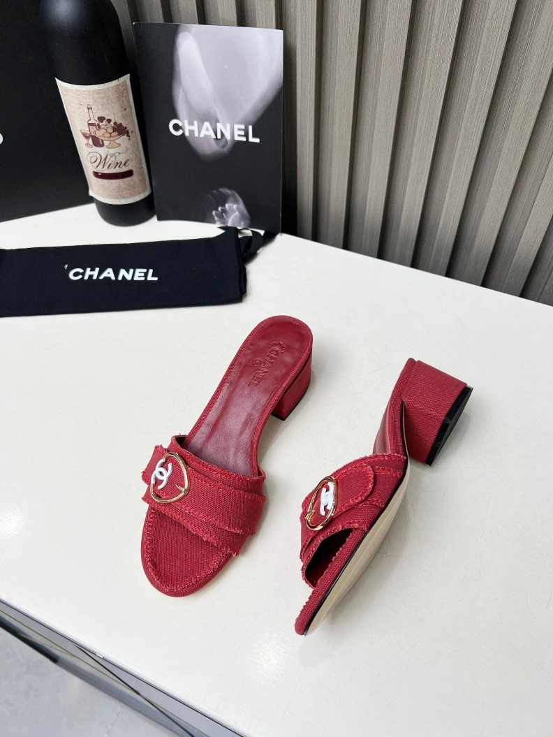 Fashionable Chxnxl Sandals 118400