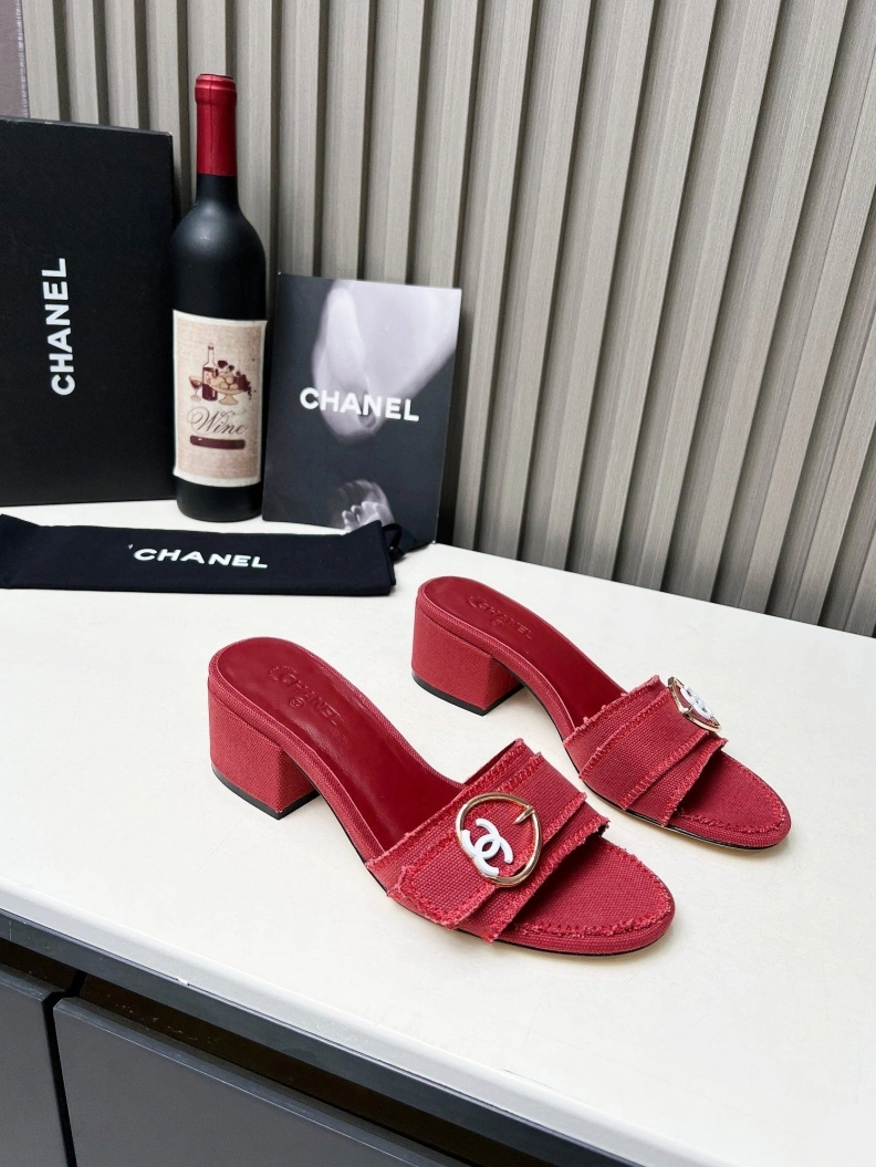 Fashionable Chxnxl Sandals 118400