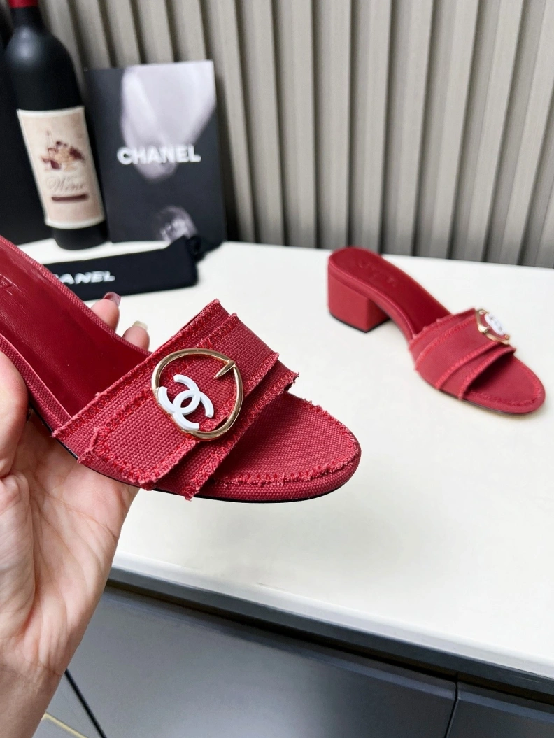 Fashionable Chxnxl Sandals 118400