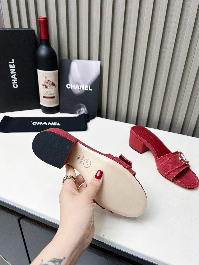 Fashionable Chxnxl Sandals 118400