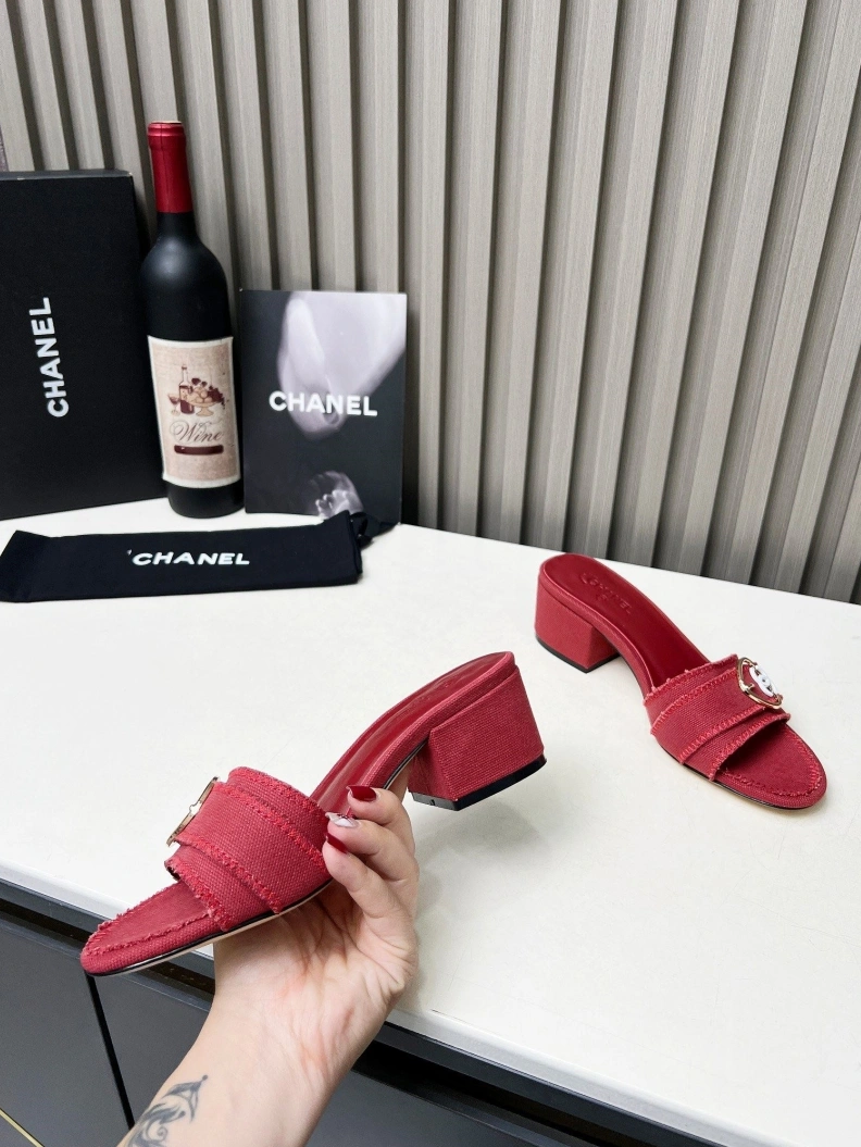 Fashionable Chxnxl Sandals 118400