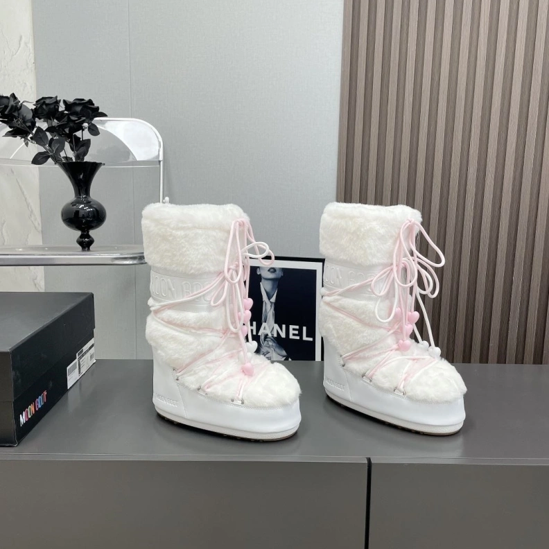 Lightweight Chxnxl Boots 118666