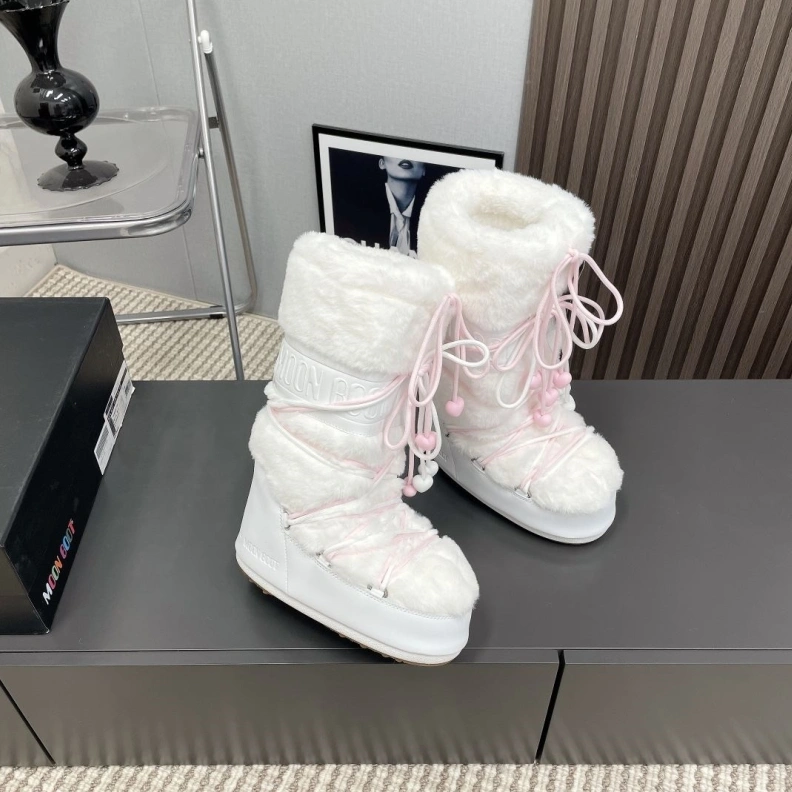 Lightweight Chxnxl Boots 118666