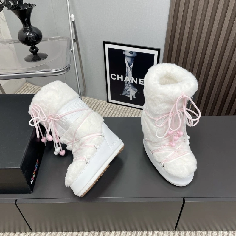 Lightweight Chxnxl Boots 118666