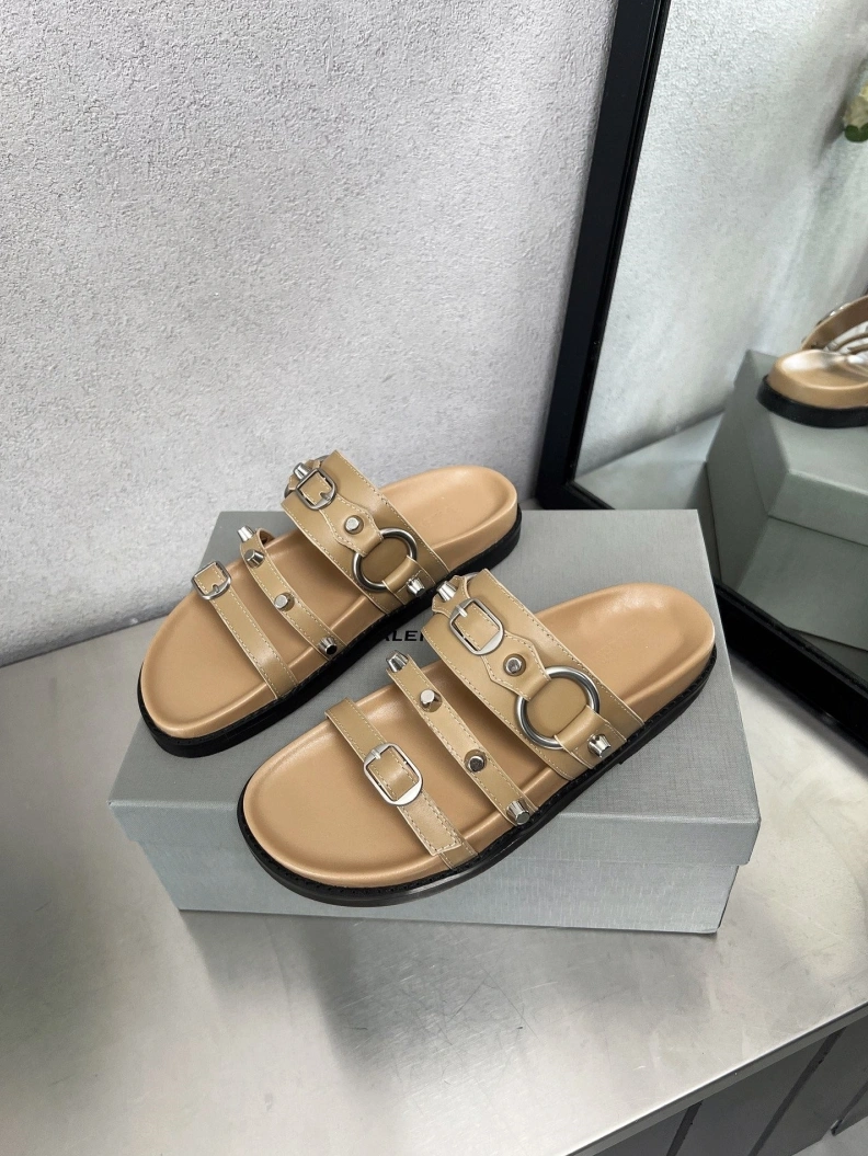 Versatile Bxlxnciaga Sandals 109259
