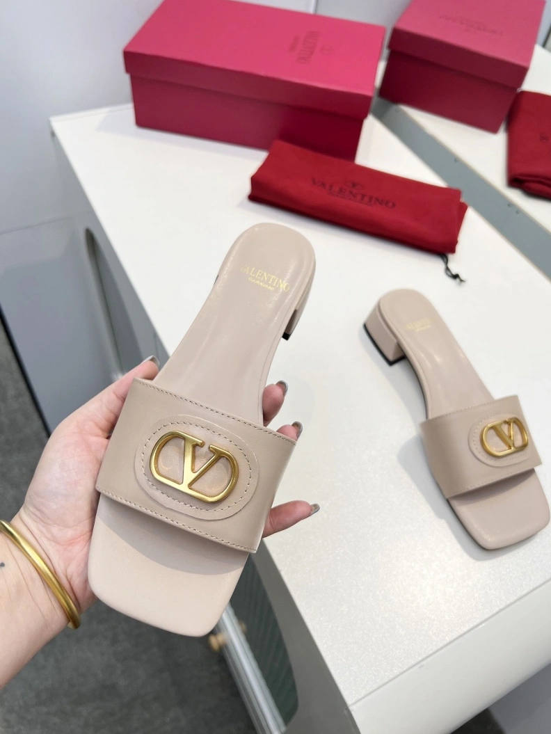 Durable Vxlxntino Sandals 228840