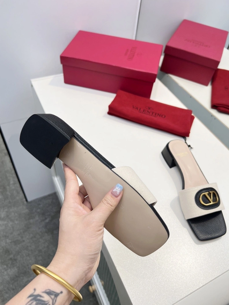 Comfortable Vxlxntino Sandals 228839