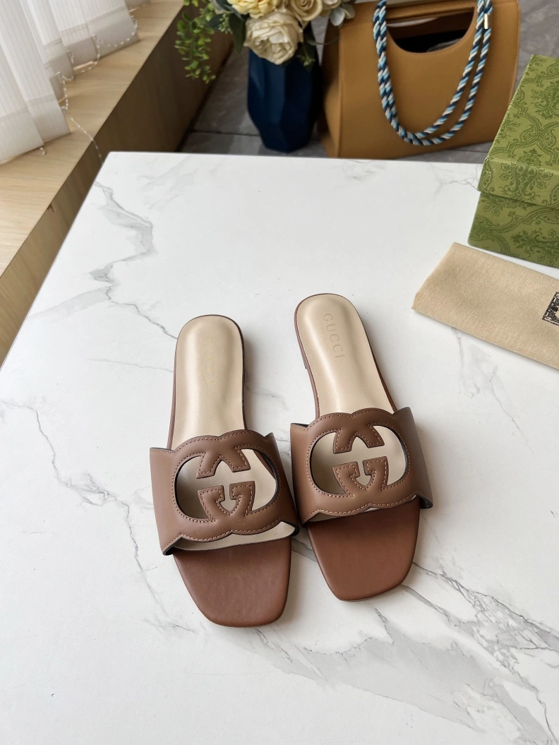 Resilient Gxccx Slippers 155636