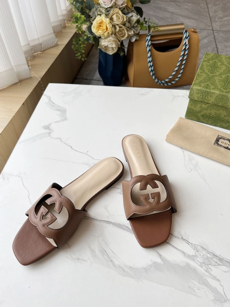Resilient Gxccx Slippers 155636