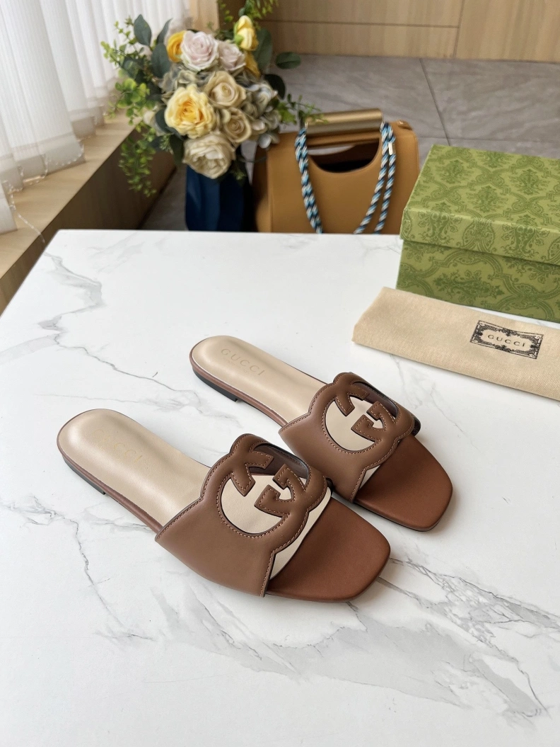 Resilient Gxccx Slippers 155636