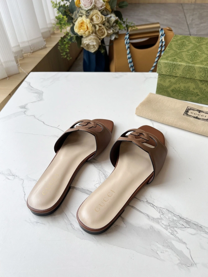 Resilient Gxccx Slippers 155636