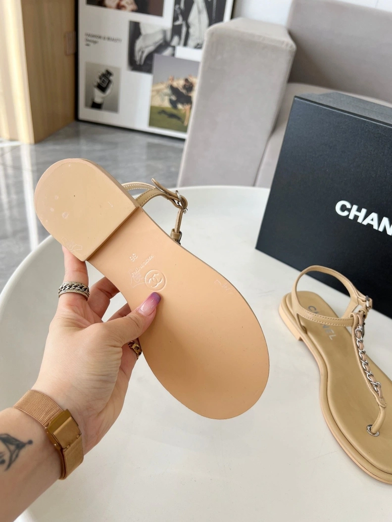 WellDesigned Chxnxl Sandals 118393