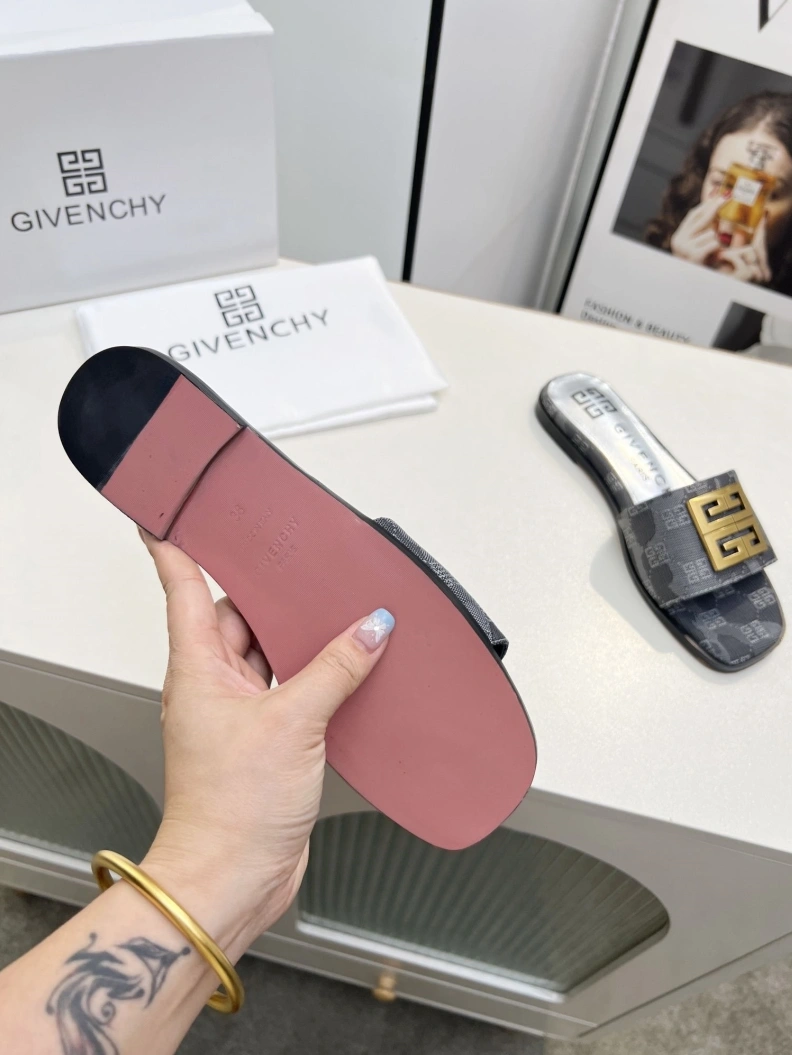 Gxvxnchy Slippers Sleek 152010