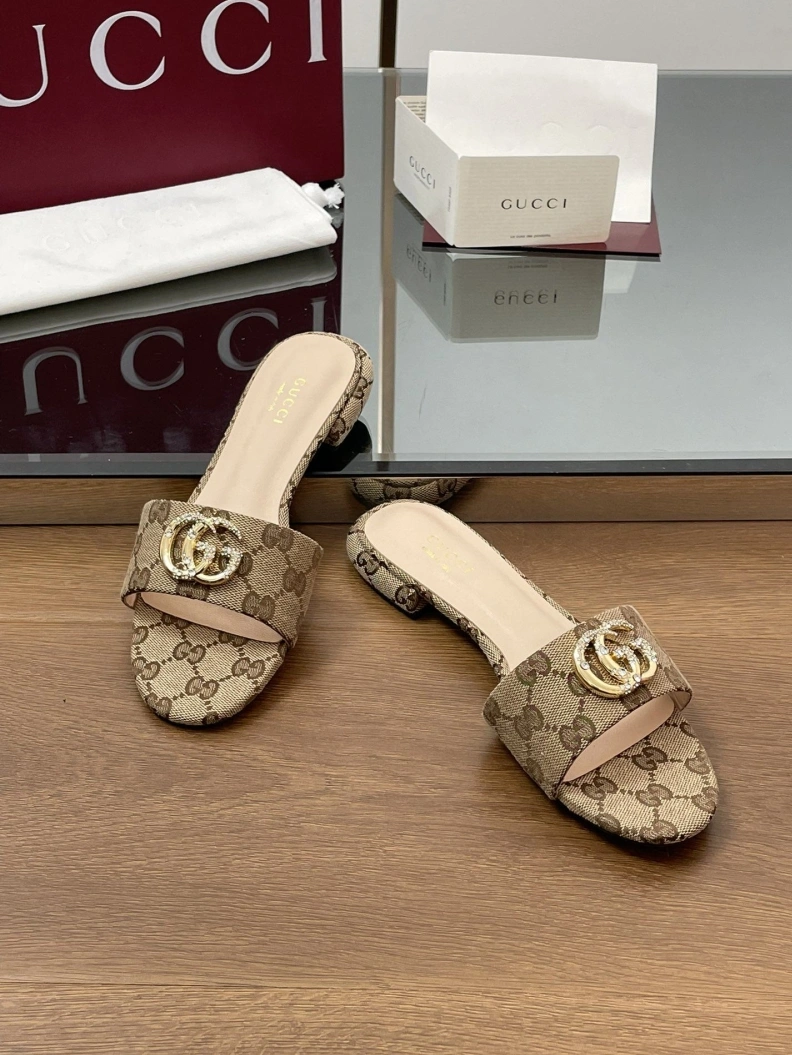 Stylish Gxccx Slippers 155625