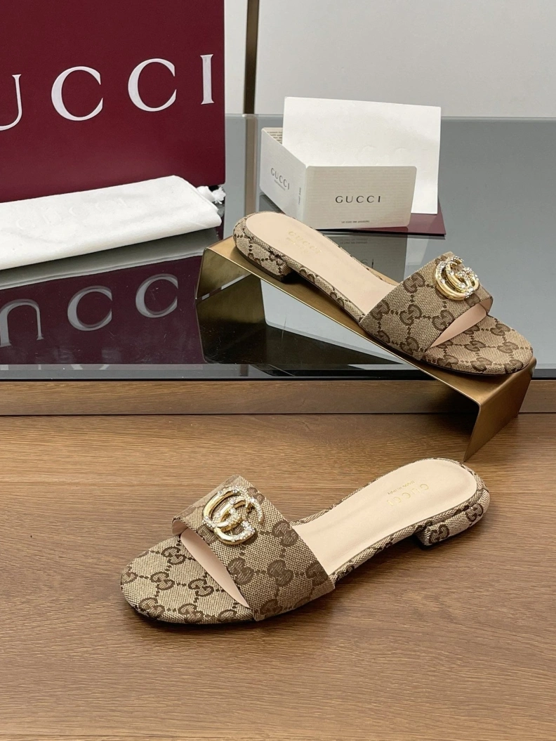 Stylish Gxccx Slippers 155625