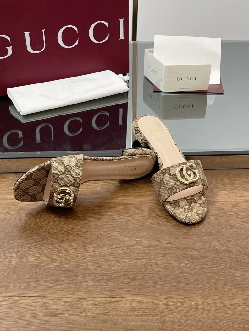 Stylish Gxccx Slippers 155625