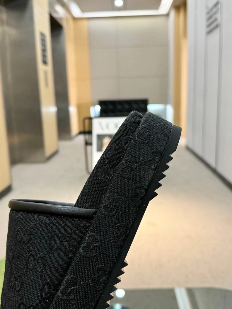 Gxccx Slippers UrbanStyle 155610